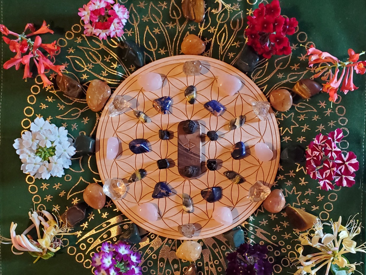 Art With Crystal Grids